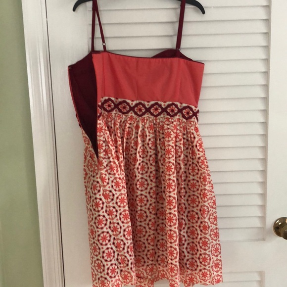 Dress. - Picture 2 of 2